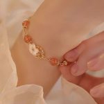 Buddha Stones Red Agate Tridacna Stone Flower Confidence Bracelet