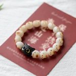 Buddha Stones Natural Bodhi Seed Red Sandalwood Lovely Paw Lucky Cat Peace Bracelet Bracelet BS 3