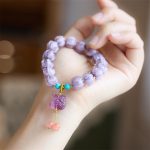 Buddha Stones Liuli Glass Bead Lotus Design Fluorite Ivory Fruit Dancing Lion Charm Enlightenment Bracelet Bracelet BS 3