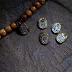 Buddha Stones Tibetan Bodhi Seed Amber Dzi Bead Agate Zakiram Goddess of Wealth Beads Triple Wrap Bracelet Bracelet BS 10