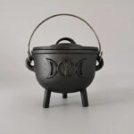 Buddha Stones Cast Iron Cauldron Prayer Altar Burning Holder Incense Sage Smudging Rituals Use Items Prayer Altar BS Small Triple Moon Goddess 9.5*8.2cm