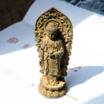 Buddha Stones Handmade Amitabha Guanyin Avalokitesvara Mahasthamaprapta Iron Powder Rust Cast Resin Statue Decoration Decorations BS 10