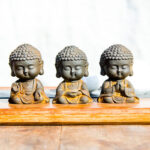 Buddha Stones Small Meditating Buddha Iron Powder Rust Cast Resin Statue Home Decoration Decorations BS 3Pcs Buddha Set
