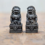 Buddha Stones Handmade Lion Fu Foo Dogs Iron Powder Rust Cast Resin Statue Ward Off Evil Protection Home Decoration Decorations BS Black Version 2Pcs Set 13.5*6.3cm