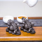 Buddha Stones Handmade Feng Shui Frog Toad Copper Coins Iron Powder Rust Cast Resin Statue Home Decoration Decorations BS 31