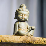 Buddha Stones Handmade Ksitigarbha Kwan Yin Guanyin Avalokitesvara Tathagata Iron Powder Rust Cast Resin Statue Home Decoration Decorations BS 9