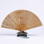 Buddha Stones Auspicious Clouds Crane Peacock Chang'e Moon Engraved Pattern Handheld Green Sandalwood Folding Fan Folding Fan BS Green Sandalwood Chang'e Moon Engraving 23cm(With Gift Box+Stand)