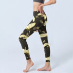 Buddha Stones Flying Red-crowned Crane Branch Pine Needles Pattern Print Gym Leggings Women's Yoga Pants - image 3