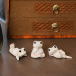 Buddha Stones Mini Small Praying Frog Ceramic Wealth Prosperity Home Tea Pet Figurine Decoration Decorations BS 1