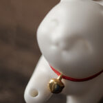 Buddha Stones Mini Lucky Cat Kitten Tea Pet Ceramic Home Desk Figurine Decoration With Bamboo Mat Decorations BS 7