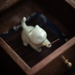 Buddha Stones Mini Lucky Cat Kitten Tea Pet Ceramic Home Desk Figurine Decoration With Bamboo Mat Decorations BS 13