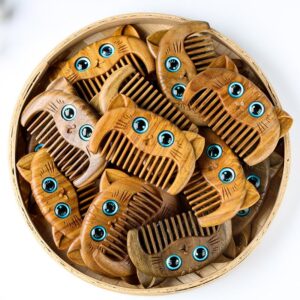 Buddha Stones Simple Cat Pattern Green Sandalwood Cure Portable Comb Comb BS Green Sandalwood Comb 6.8*4.2*1cm