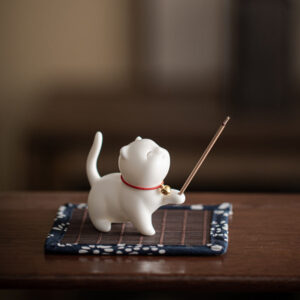 Buddha Stones Mini Lucky Cat Kitten Tea Pet Ceramic Home Desk Figurine Decoration With Bamboo Mat Decorations BS White Kitten 6.2cm*3.2cm*5.6cm