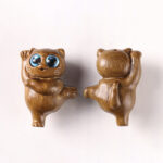 Buddha Stones Mini Green Sandalwood Dancing Cat Engraved Positive Desk Decorations Decorations BS 9