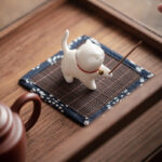 Buddha Stones Mini Lucky Cat Kitten Tea Pet Ceramic Home Desk Figurine Decoration With Bamboo Mat Decorations BS 4