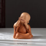Buddha Stones Small Mini Meditation Praying Monk Serenity Resin Home Decoration Decorations BS Touching Face Monk 5.5*4.5*6.5cm